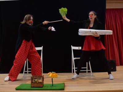 Nathalie Menta e Irene Rossi in scena