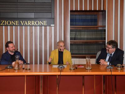 Il tavolo dei relatori: da sinistra Giacomo Nencioni, Enrico Menduni, Stefano Pozzovivo